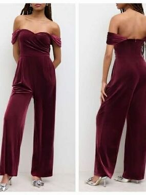 Cider Off-Shoulder Velvet Jumpsuit in Wine Red Size M